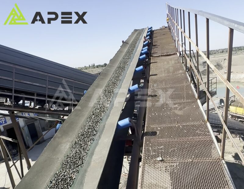 Cobblestone roll crusher in operation Cobblestone roll crusher in operation