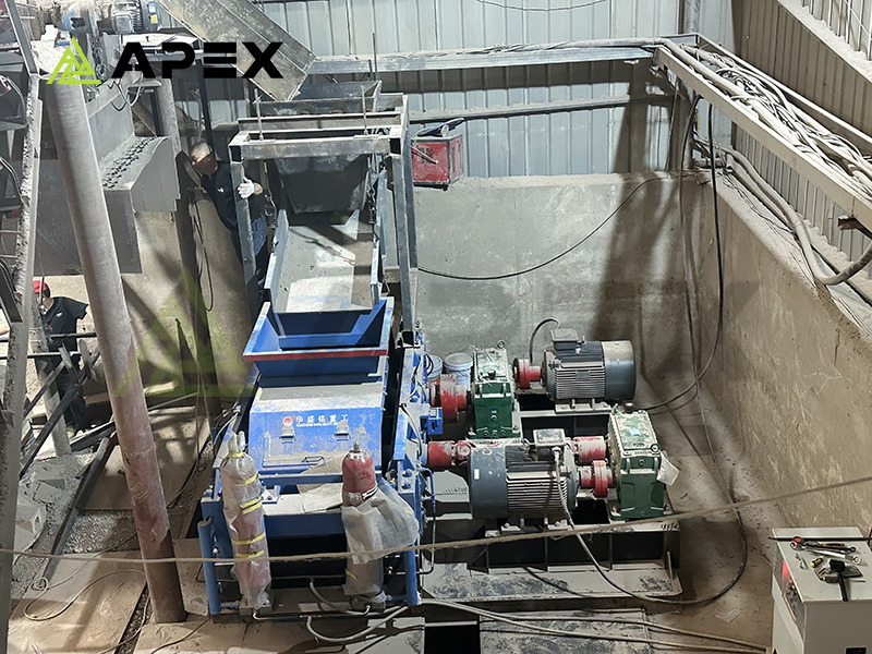 100 TPH APEX Double Roll Crusher Operating in a Large Aggregate Plant 100 TPH APEX Double Roll Crusher Operating in a Large Aggregate Plant