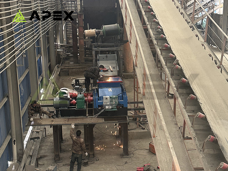 Apex Double Roll Sand Maker Operating in a Sand Plant